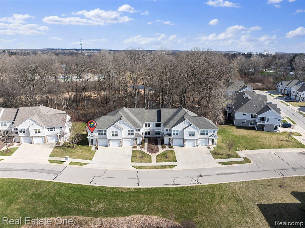 546 FIELDSTONE Circle N, Chelsea, MI 48118 — Photo 3