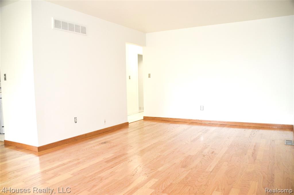 737 E Fox Hills Drive, 180, Bloomfield Hills, MI 48304 — Photo 3