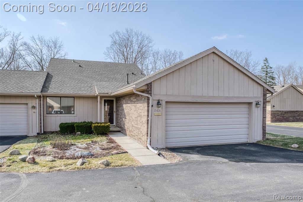 35631 Heritage Lane, Farmington, MI 48335 — Photo 5