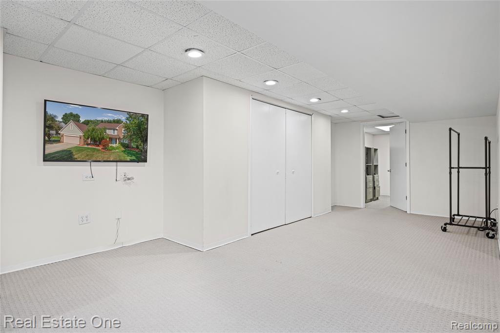 7570 Greenway Lane, West Bloomfield, MI 48324 — Photo 57