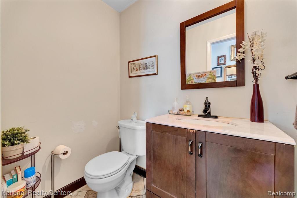 5450 Pocono Street, West Bloomfield, MI 48323 — Photo 32