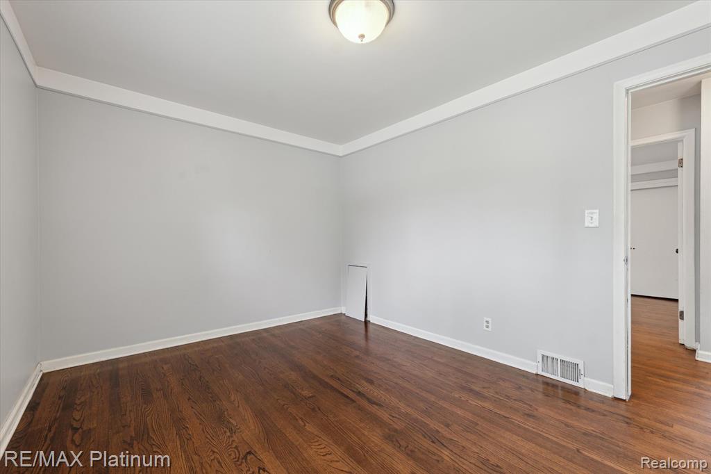 8685 Terri Drive, Westland, MI — Photo 17
