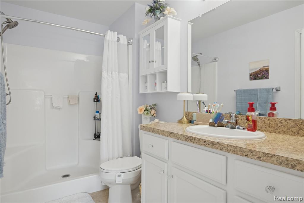 7799 Rampart Trail, Waterford, MI 48327 — Photo 24