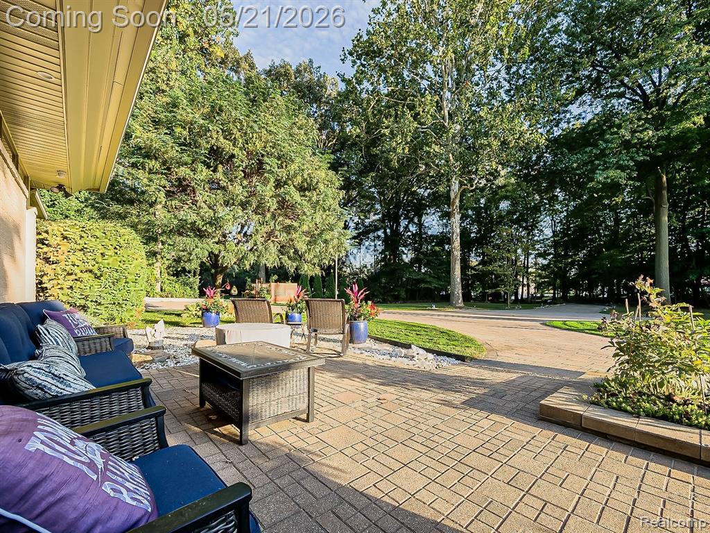 17477 IRIS Circle, Clinton Twp, MI 48036 — Photo 12