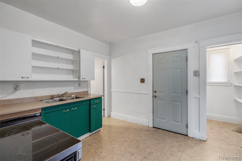 3321 Doremus Street, Hamtramck, MI 48212 — Photo 13