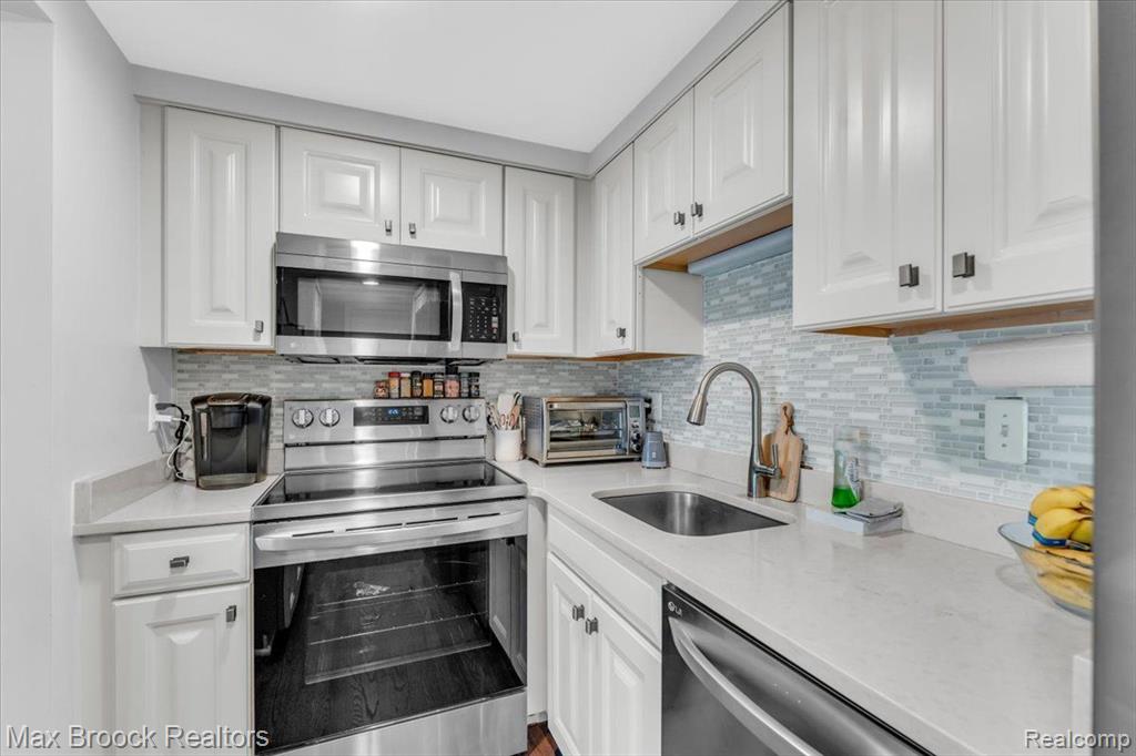 19413 Althea Court, Northville, MI 48167 — Photo 10