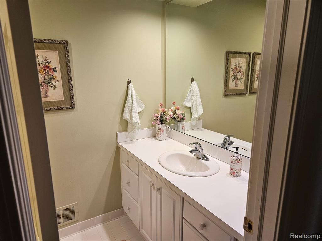 5660 SHEFFIELD Drive, Clarkston, MI — Photo 19