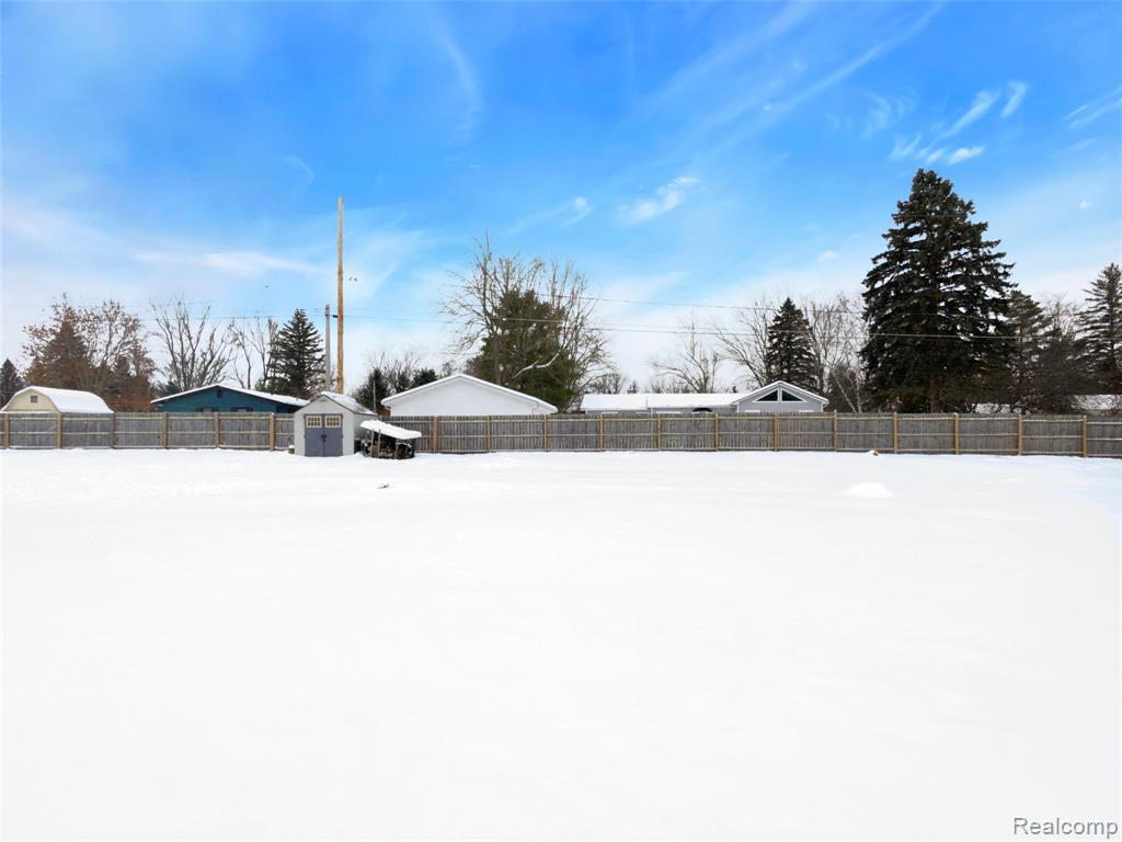 9488 Brookway Court, Goodrich Vlg, MI — Photo 12