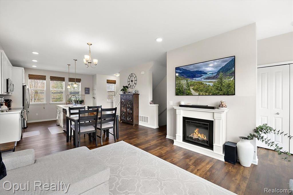 442 N WIXOM Road, Wixom, MI 48393 — Photo 10