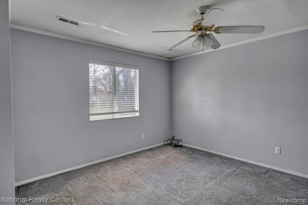 5026 AMHURST, Waterford, MI 48327 — Photo 9