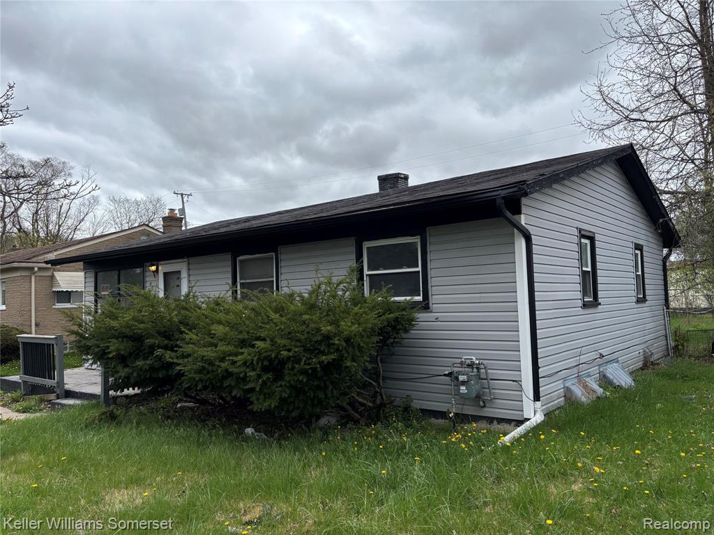 813 Chatham Drive, Flint, MI 48505 — front exterior