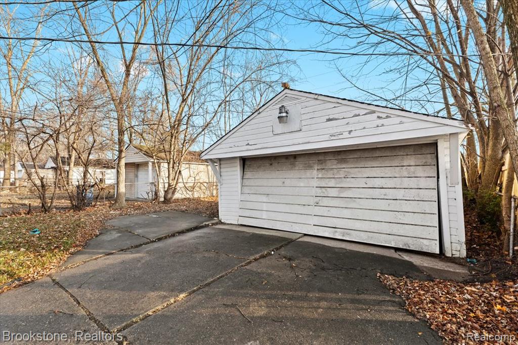 7690 Heyden Street, Detroit, MI 48228 — Photo 19