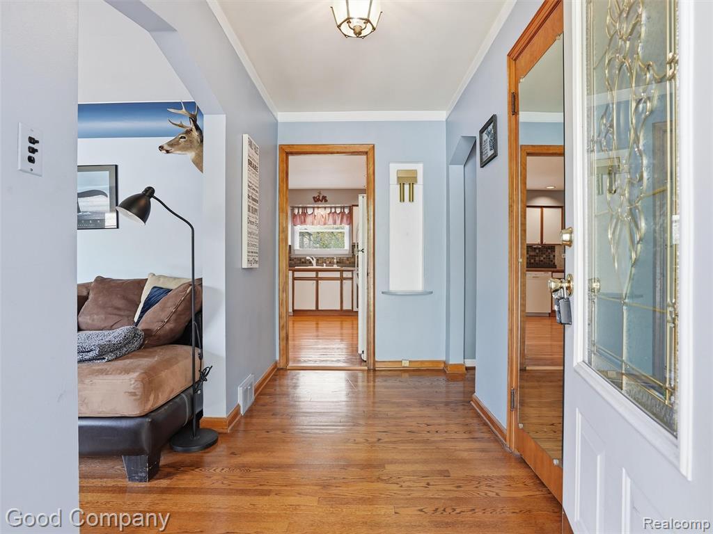 19706 Old Homestead Drive, Harper Woods, MI 48225 — Photo 5