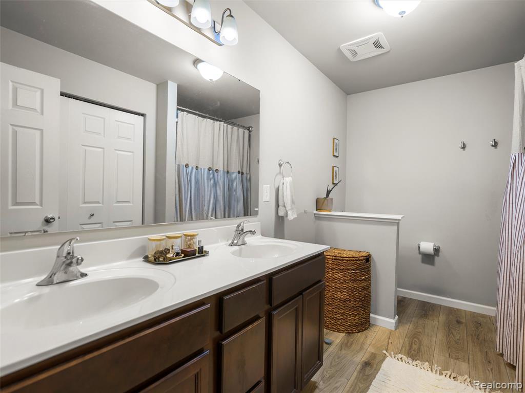 5559 Radiant Avenue, Howell, MI 48855 — Photo 20