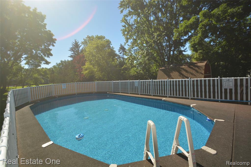 615 Willard Avenue, Rochester Hills, MI 48307 — Photo 23
