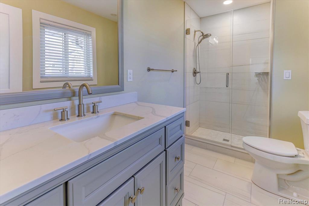 1293 BRAMBLES Drive, Waterford, MI 48328 — Photo 19