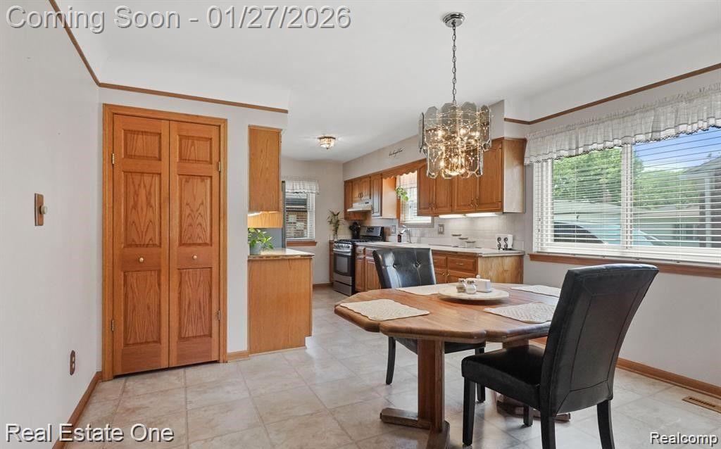 6900 CRESTWOOD Street, Dearborn Heights, MI 48127 — Photo 3