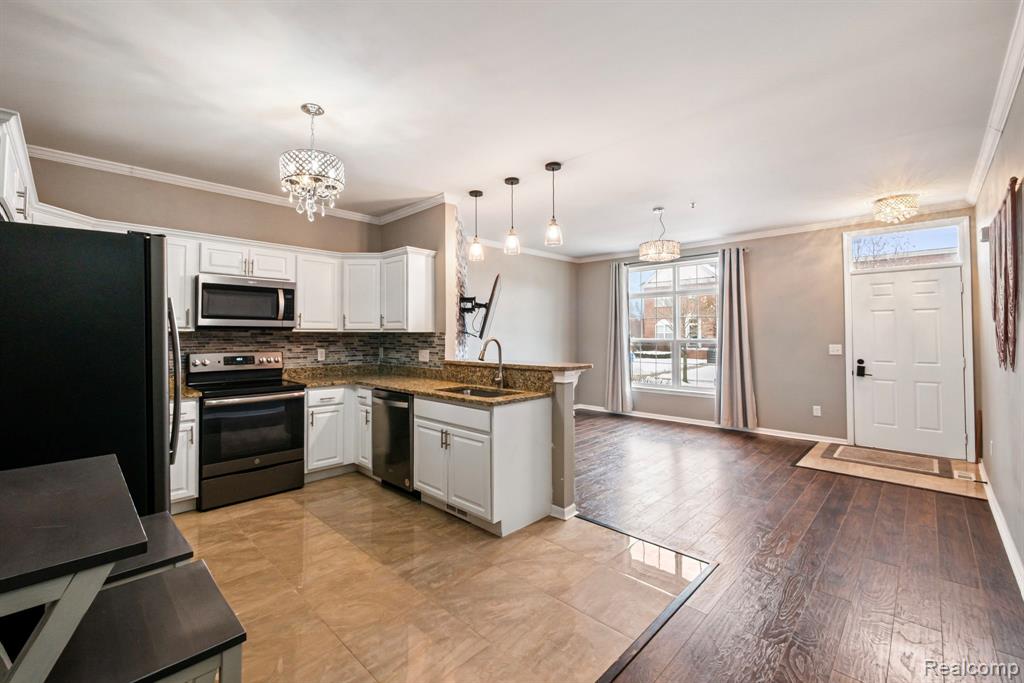 43046 Strand Drive, Sterling Heights, MI 48313 — Photo 10
