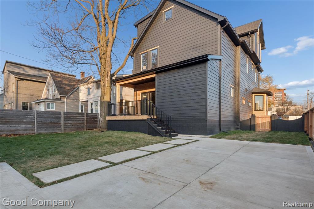 125 N Washington Ave Avenue, Royal Oak, MI, 48067