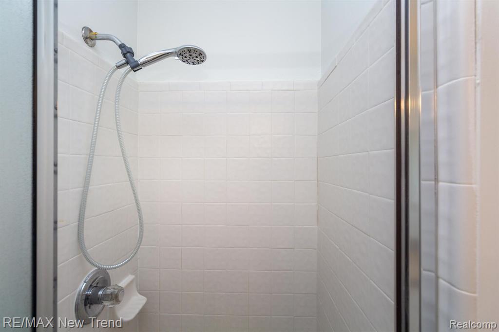 25935 Junction, Novi, MI — Photo 27