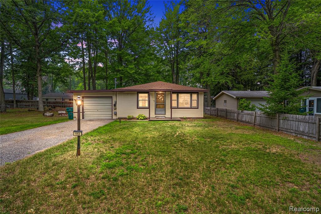 113 Birchwood Avenue, Prudenville, MI 48651