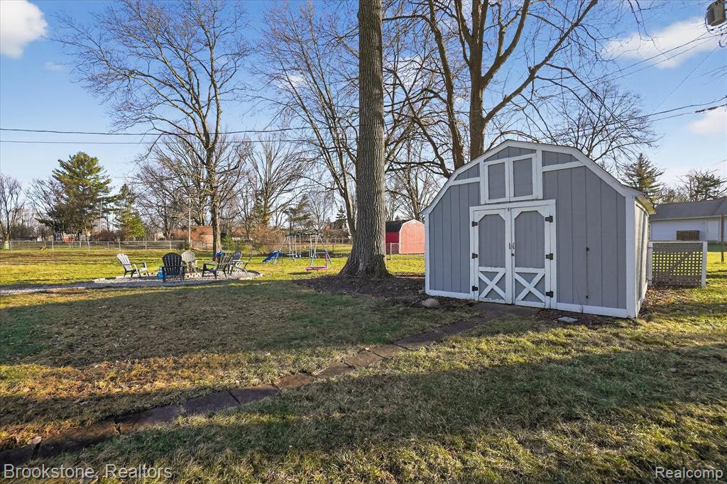 6227 McKenzie Drive, Flint, MI 48507 — Photo 41