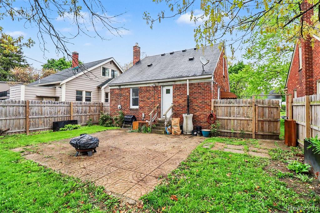 23045 Sherman Street, Oak Park, MI 48237 — Photo 31