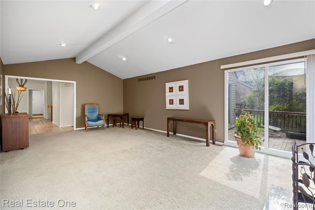 5000 Mirror Lake Court, 19, West Bloomfield, MI 48323 — Photo 13