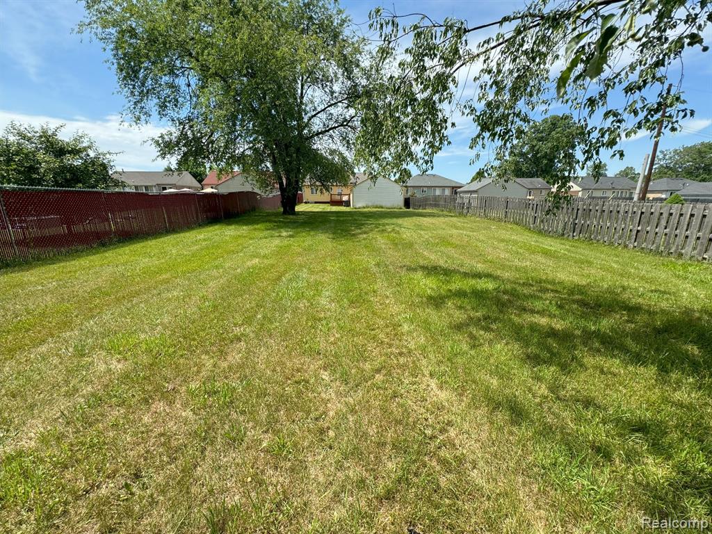 490 MOONLIGHT Drive, Pontiac, MI 48340 — Photo 10