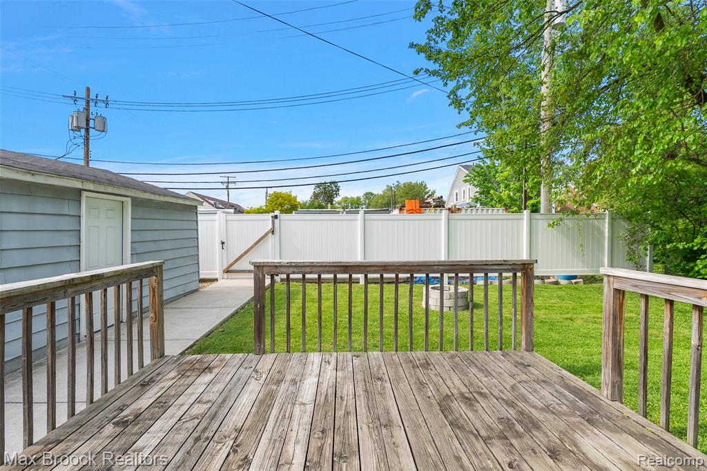 41 E Madge Avenue, Hazel Park, MI 48030 — Photo 18