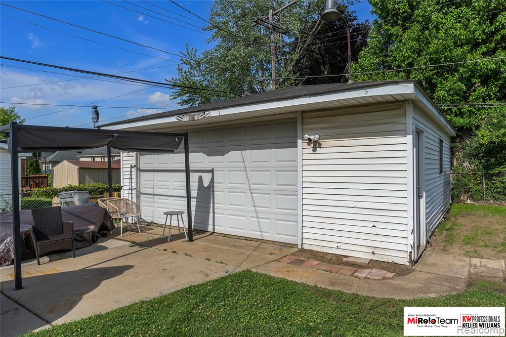 4737 Glenis Street, Dearborn Heights, MI 48125 — Photo 22