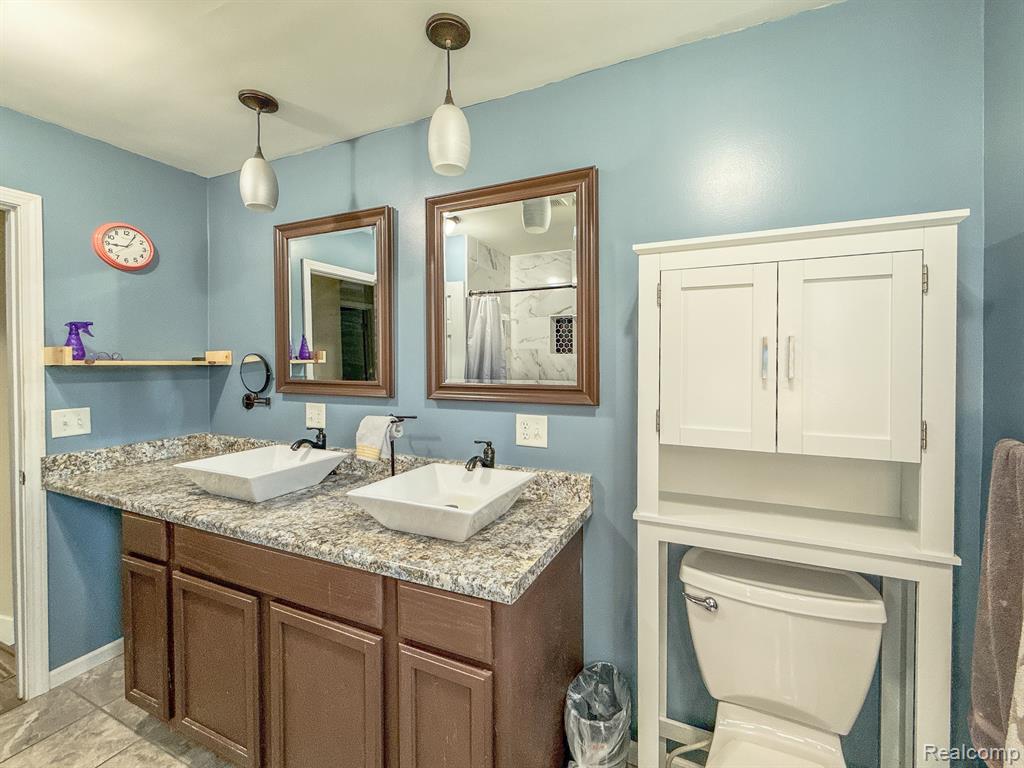 5505 FLORIA Drive, Swartz Creek, MI 48473 — Photo 12