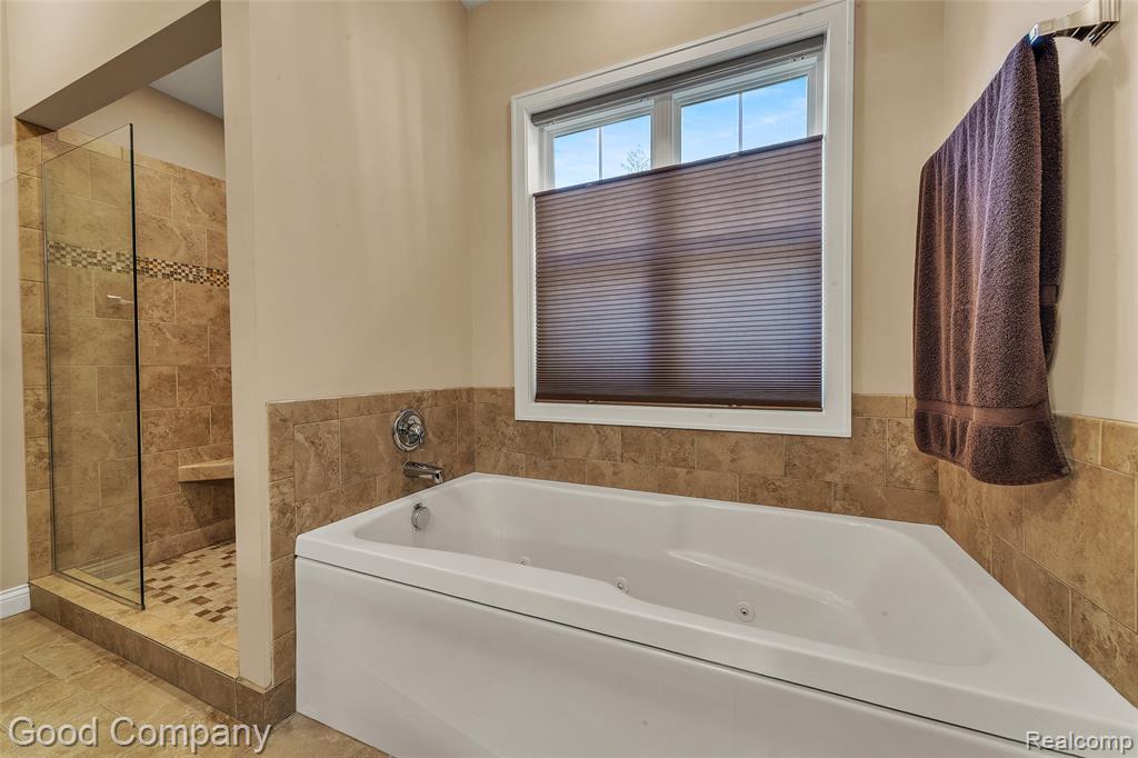 8726 Sunrise Mist Drive, Pinckney, MI 48169 — Photo 27