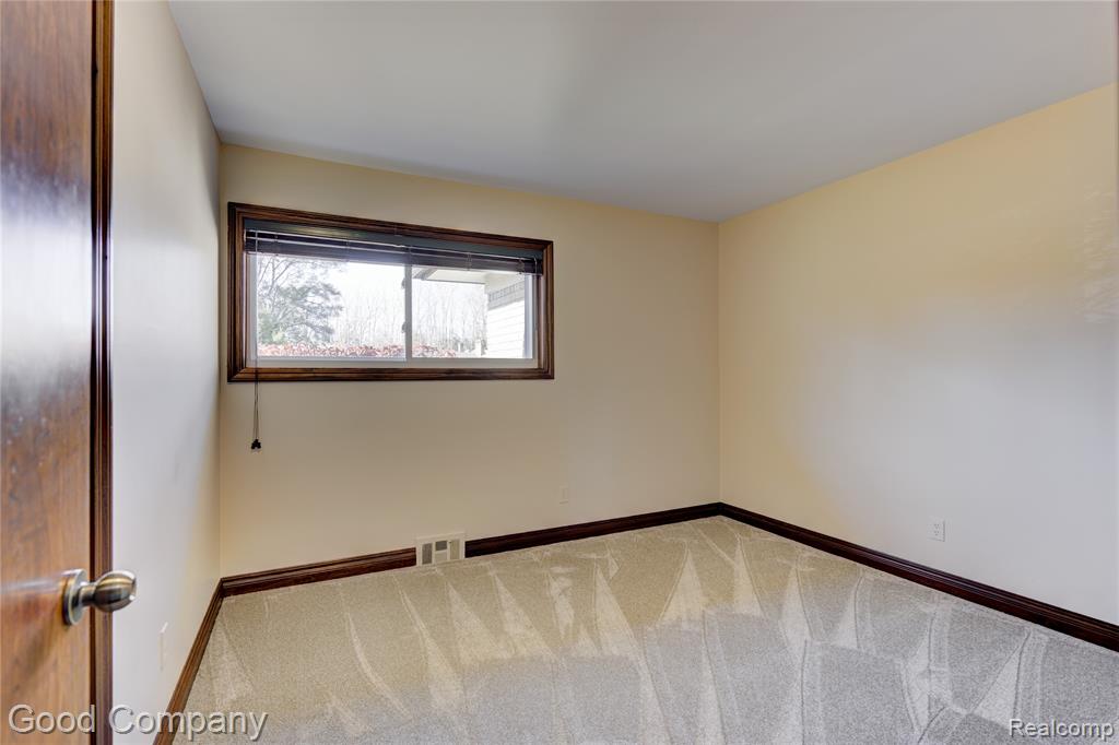 53400 Tundra Drive, Shelby Twp, MI 48316 — Photo 42