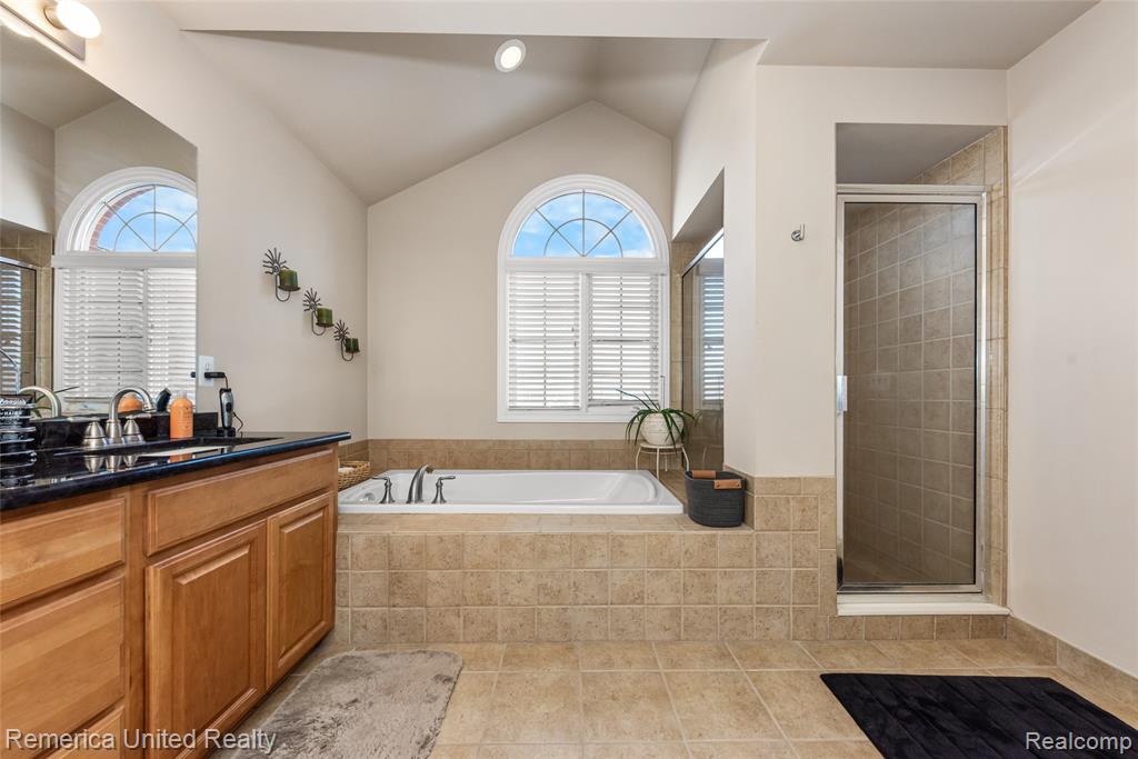 24695 Wedgewood Dr, South Lyon, MI 48178 — Photo 43