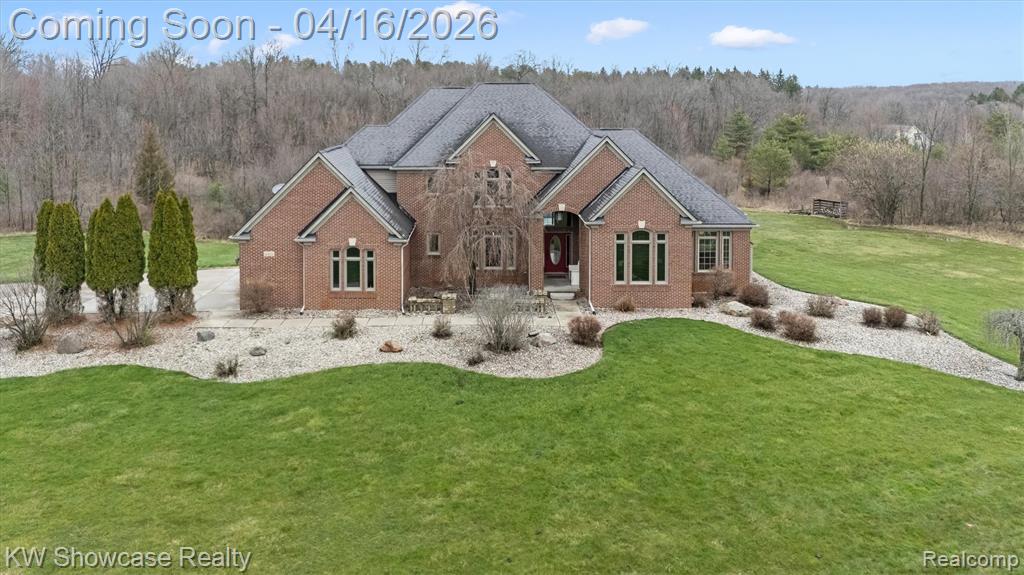 8315 E Allen Road, Fenton, MI 48430 — front exterior