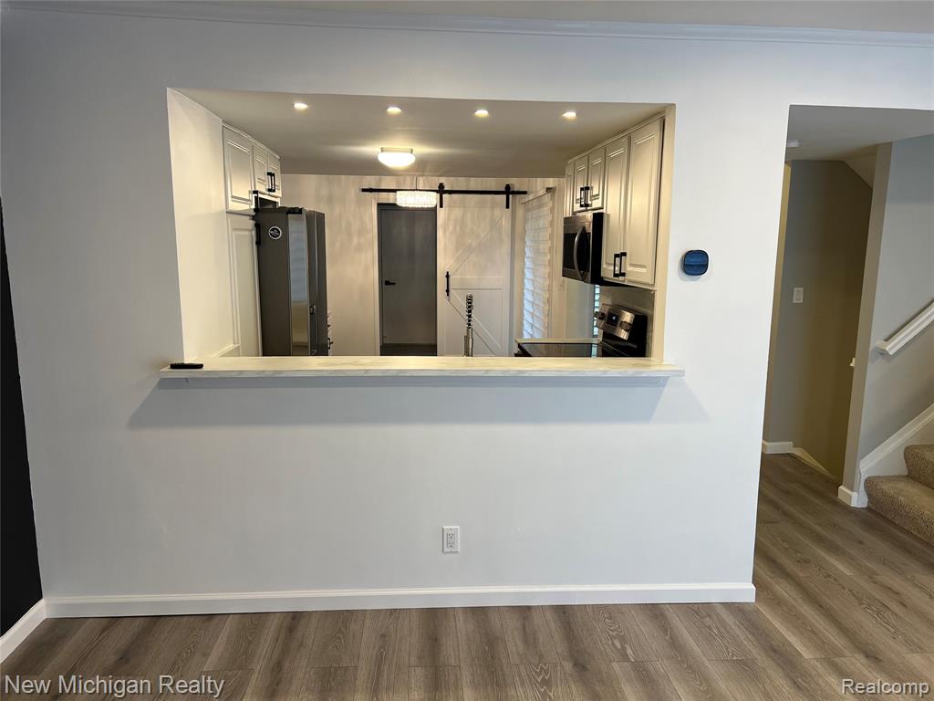 5658 DRAKE HOLLOW Drive E, West Bloomfield, MI — Photo 15