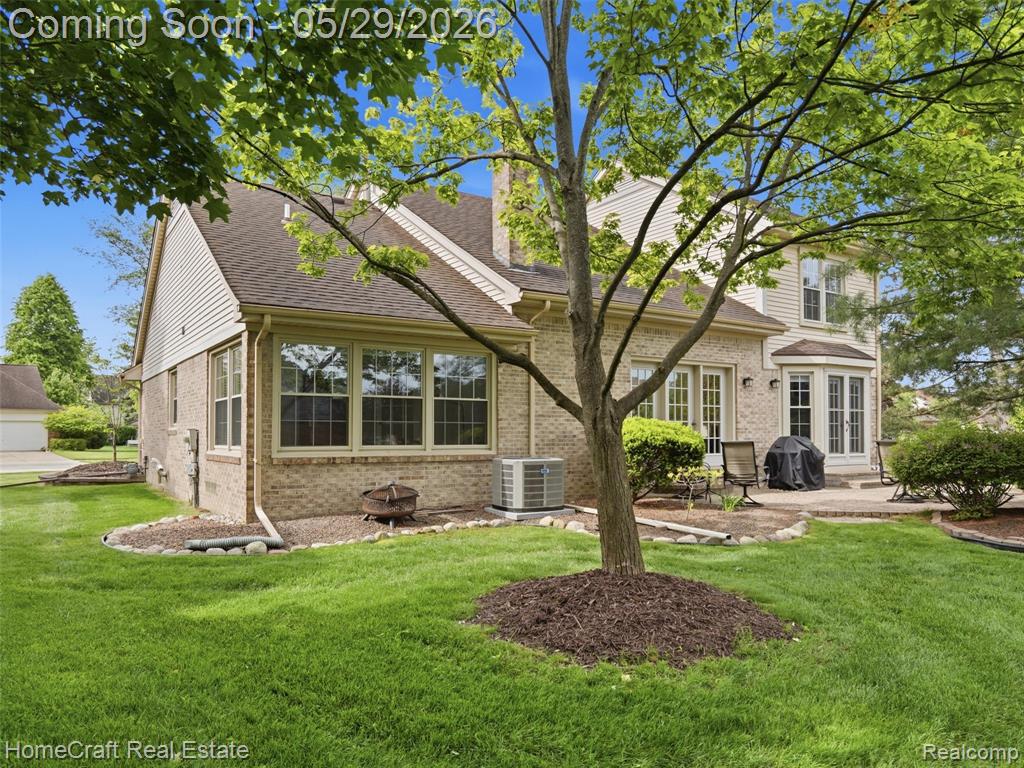 45088 DANBURY Road, Canton, MI 48188 — Photo 32
