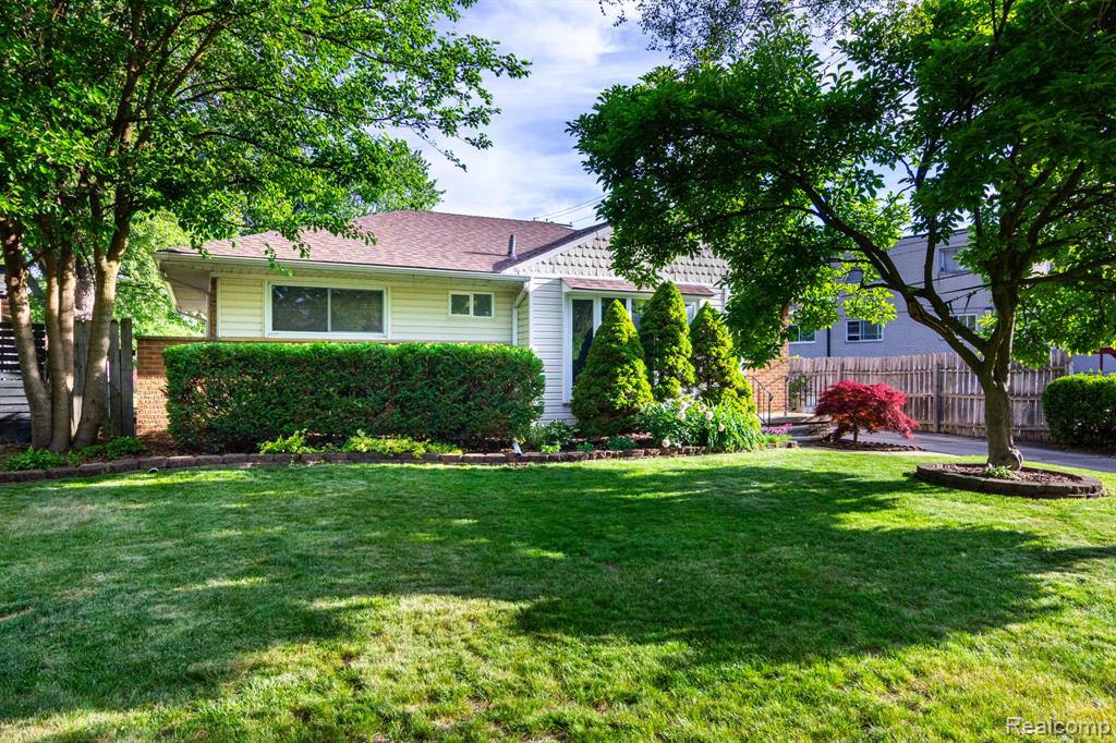4333 Manor Avenue, Royal Oak, MI 48073 — Photo 3