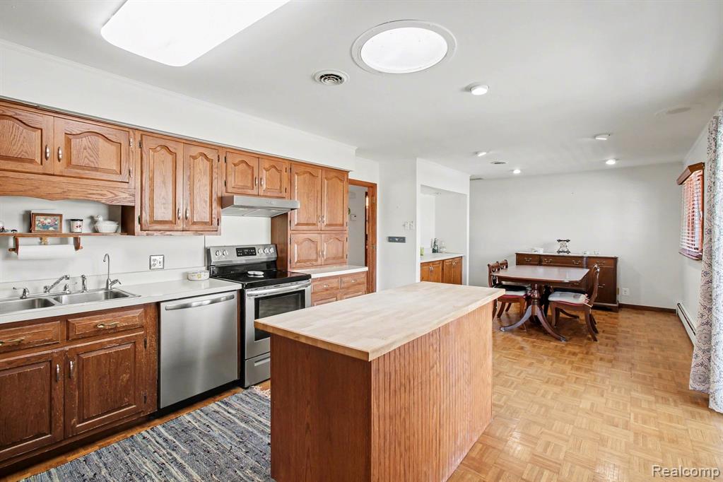 8783 SKYLANE Drive, Brighton, MI 48114 — Photo 9