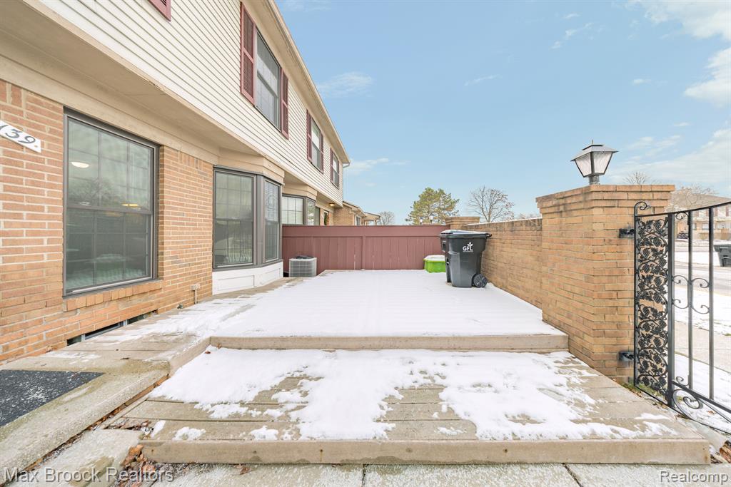 31139 COUNTRY, Farmington Hills, MI 48331 — Photo 41