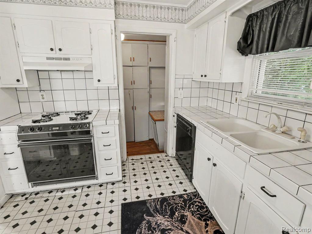 6350 Robinson Avenue, Allen Park, MI 48101 — Photo 8
