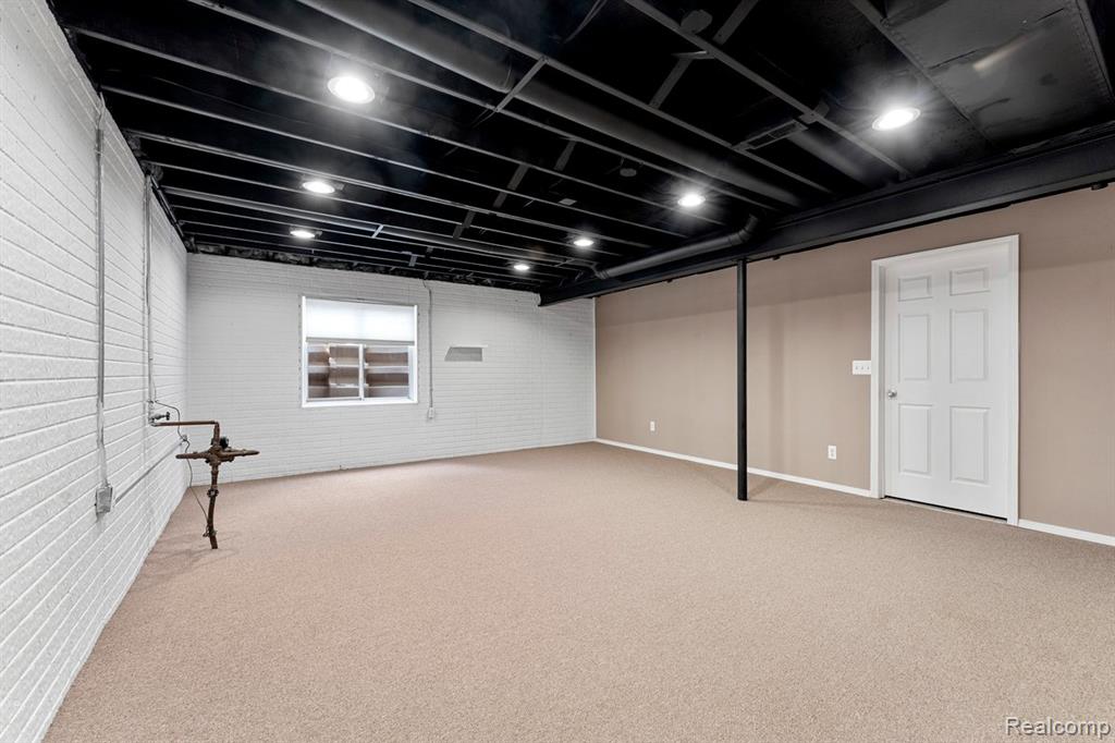 29247 Adams Drive, Gibraltar, MI — Photo 17