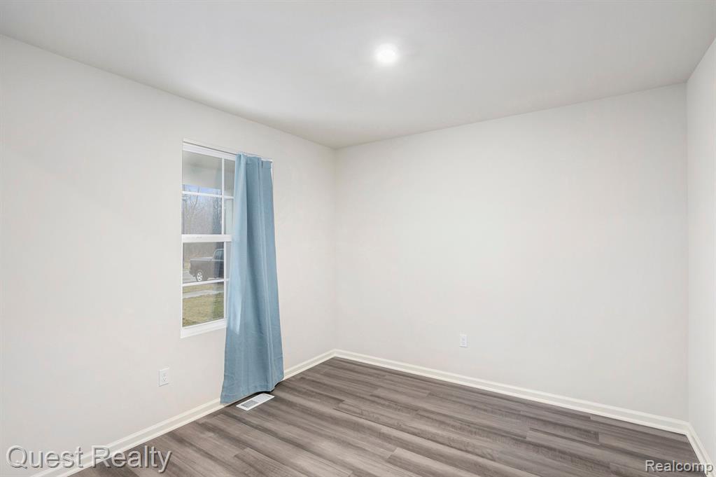 7305 RED MAPLE Drive, Mount Morris, MI 48458 — Photo 4