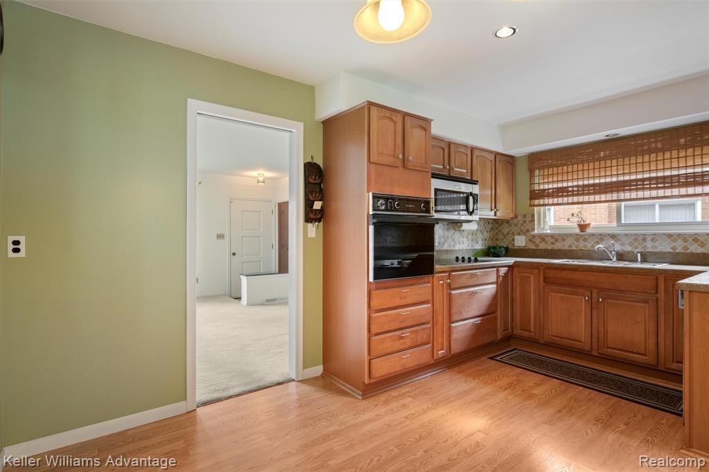 7562 Terri Drive, Westland, MI — Photo 10