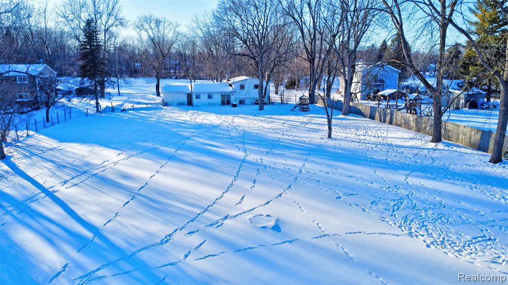 4380 Baza, Leonard, MI 48367 — Photo 44