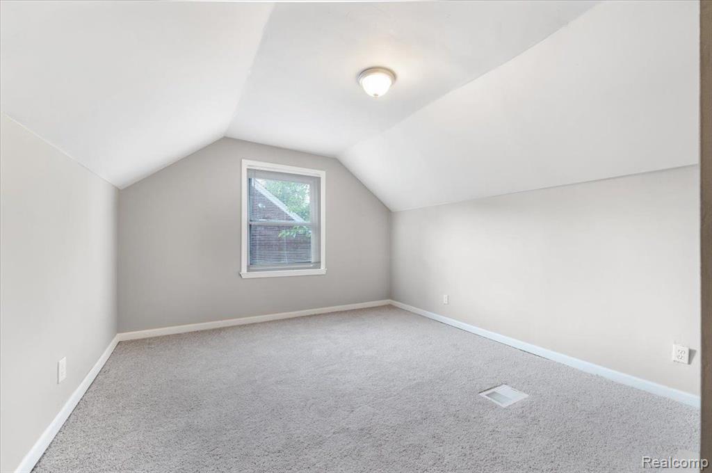 9108 CLOVERLAWN Street, Detroit, MI 48204 — Photo 14