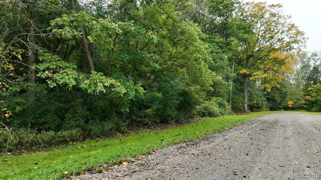 3 Esson Drive, Grand Blanc, MI 48439 — front exterior