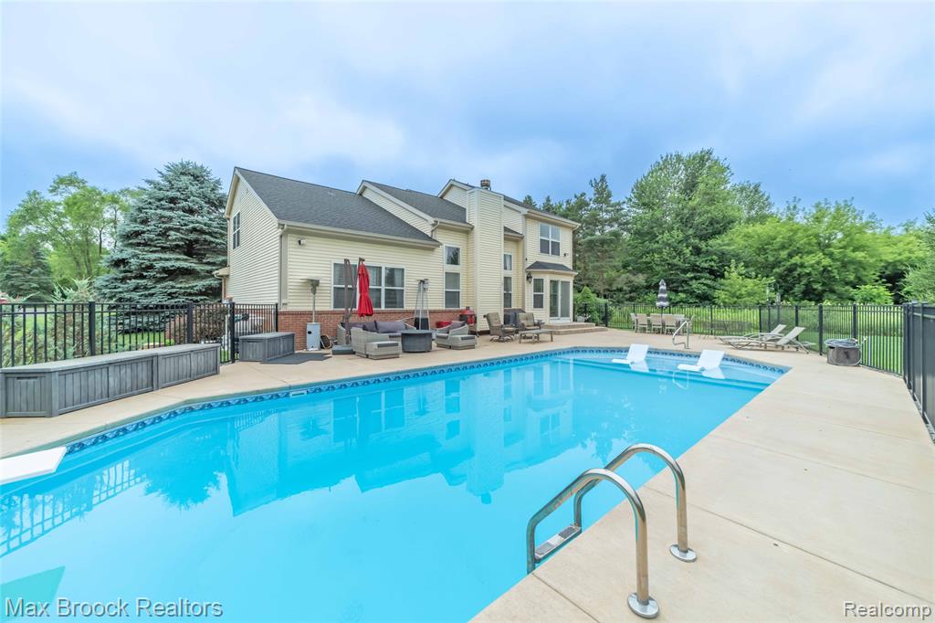 1478 Courtney Court, Hartland, MI 48353 — Photo 10