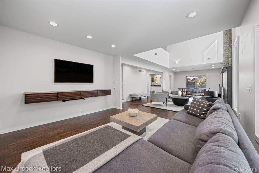 5597 Apple Ridge Trail, West Bloomfield, MI — Photo 14